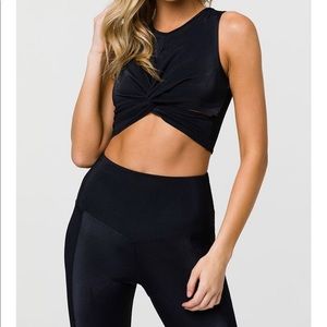 Onzie Front Twist Top & sweetheart midi black